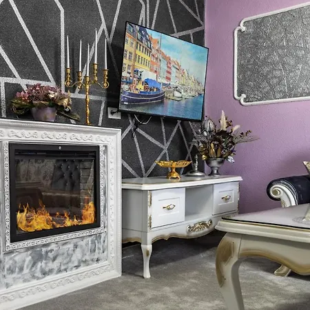 Aa Aparthotel *